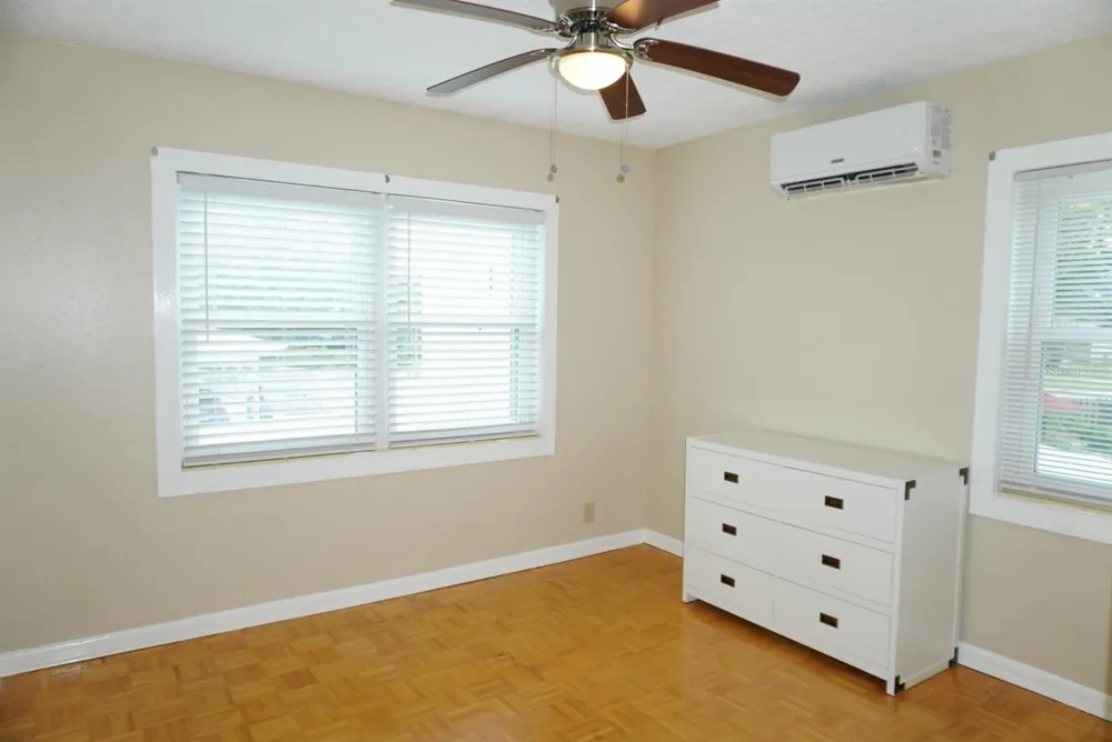 809 W PARK AVENUE #B Tampa, FL 33602