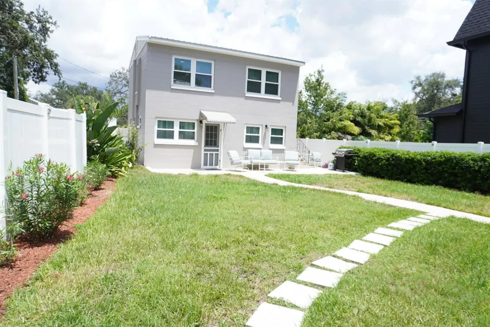 809 W PARK AVENUE #B Tampa, FL 33602