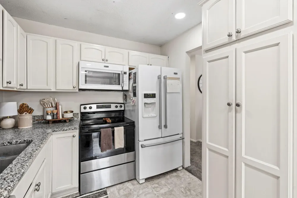 2728 111th Avenue NW Coon Rapids, MN 55433