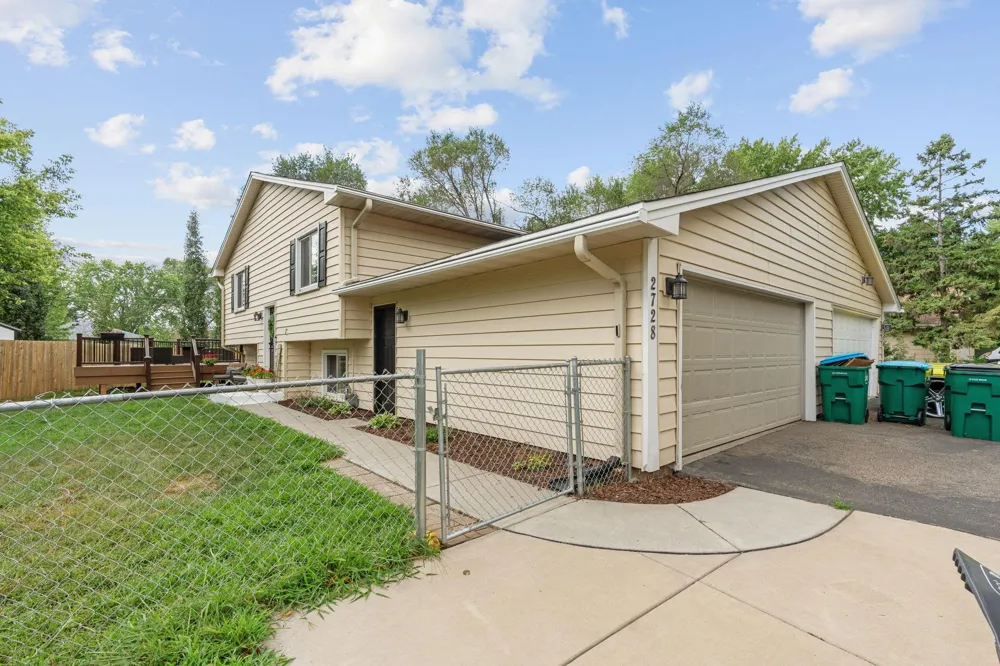 2728 111th Avenue NW Coon Rapids, MN 55433