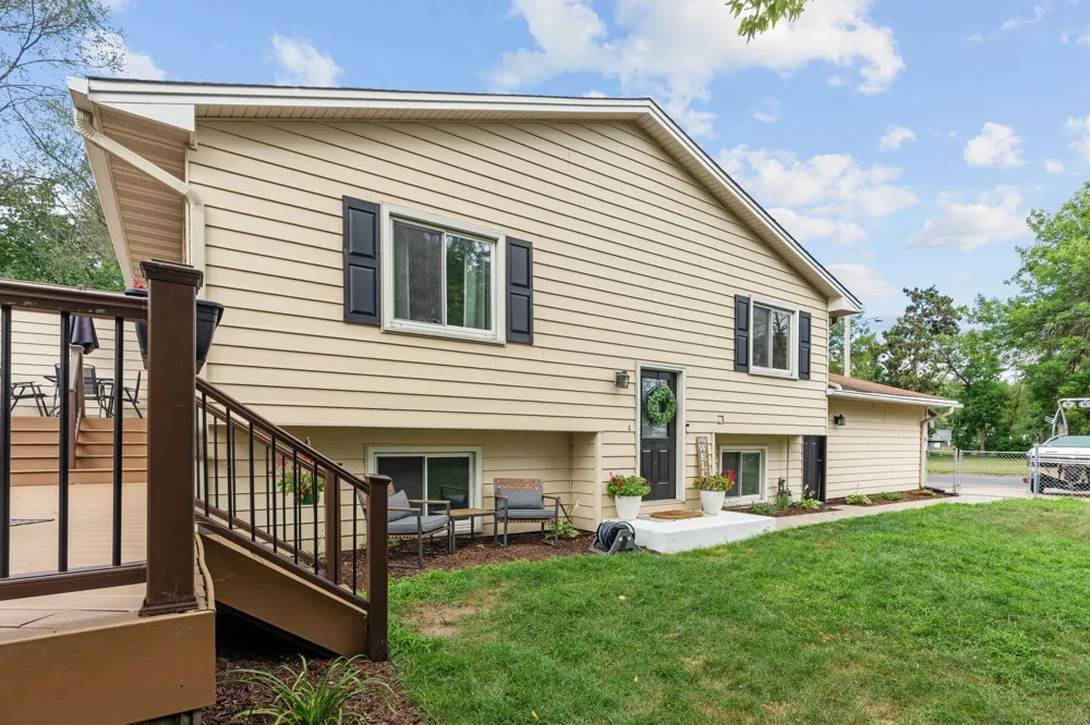 2728 111th Avenue NW Coon Rapids, MN 55433