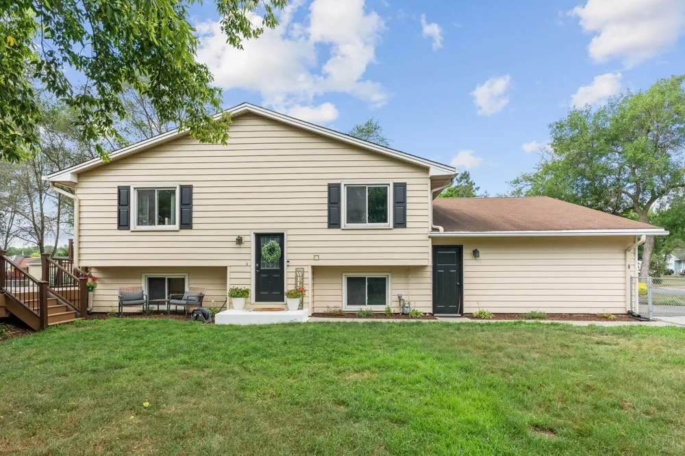 2728 111th Avenue NW Coon Rapids, MN 55433