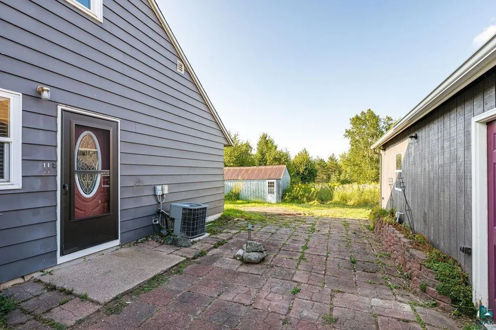 3949 E County Rd B Superior, WI 54880