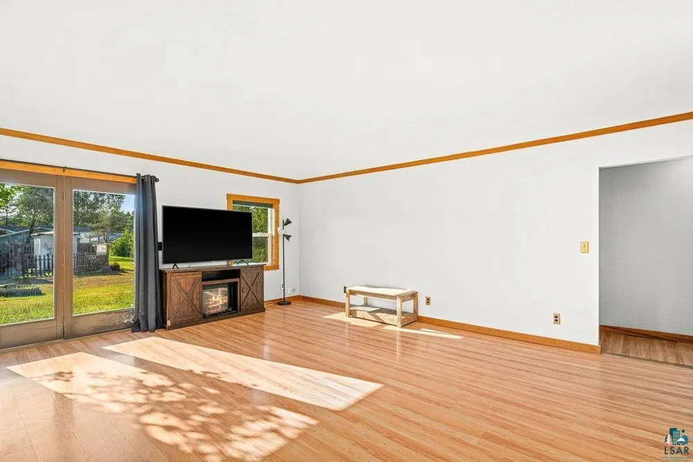 3949 E County Rd B Superior, WI 54880