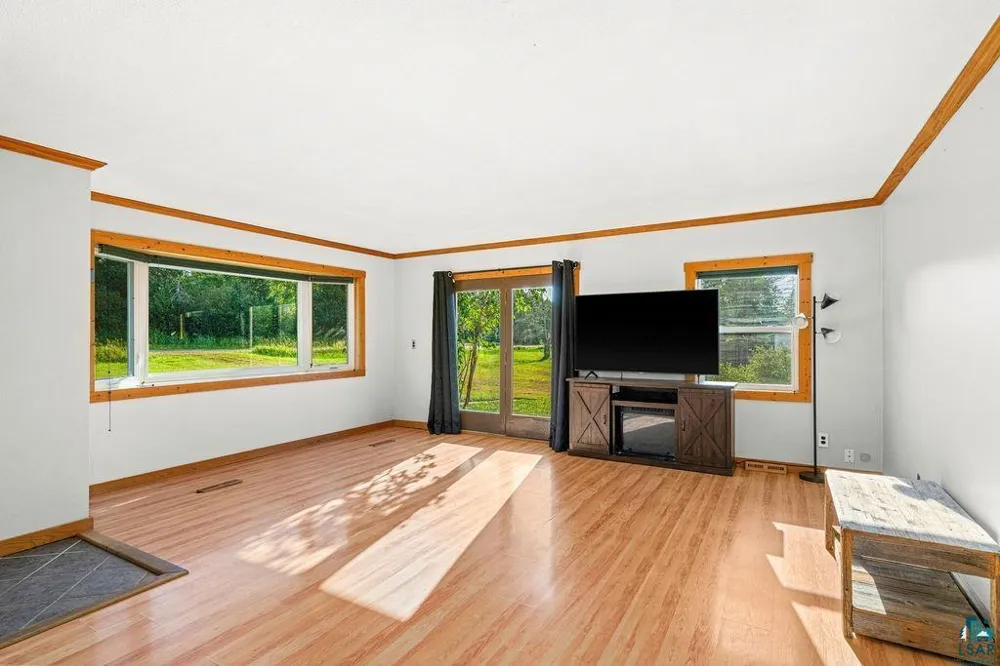 3949 E County Rd B Superior, WI 54880