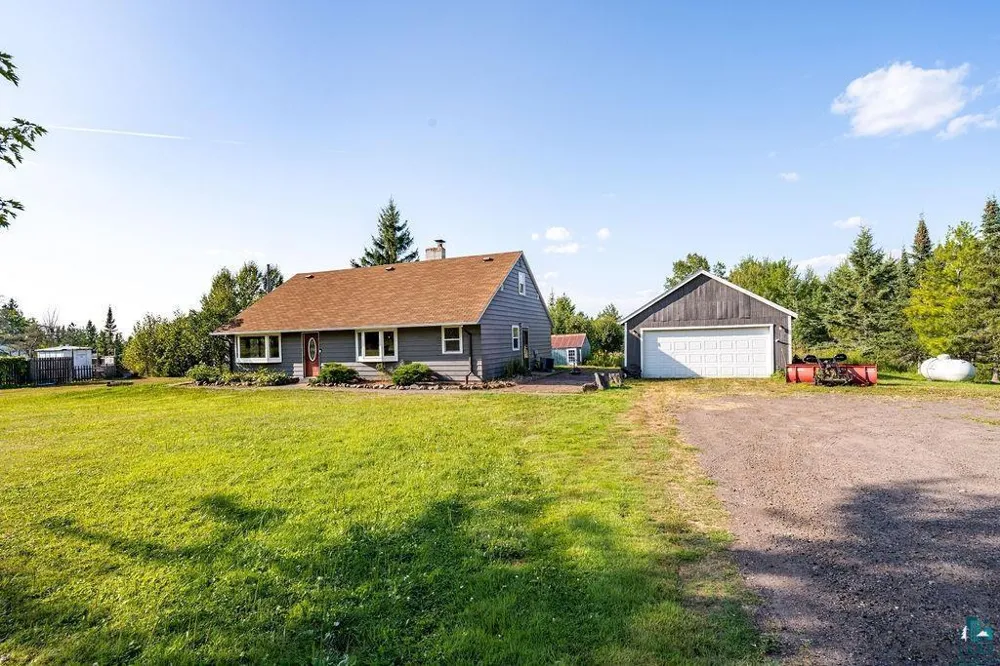 3949 E County Rd B Superior, WI 54880