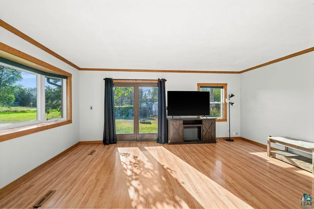 3949 E County Rd B Superior, WI 54880