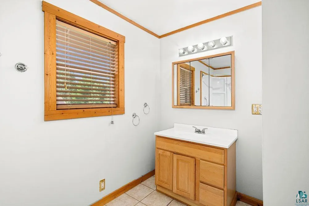 3949 E County Rd B Superior, WI 54880