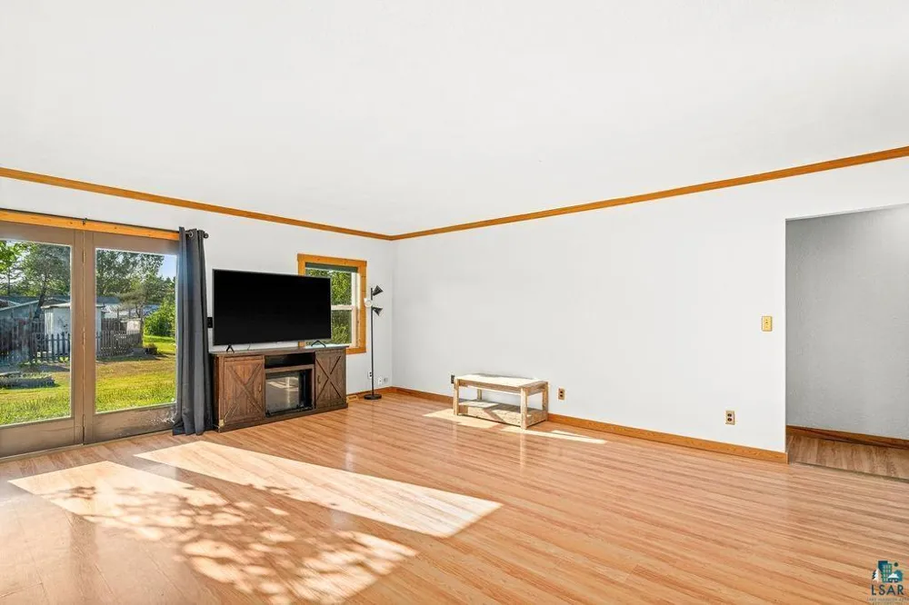 3949 E County Rd B Superior, WI 54880