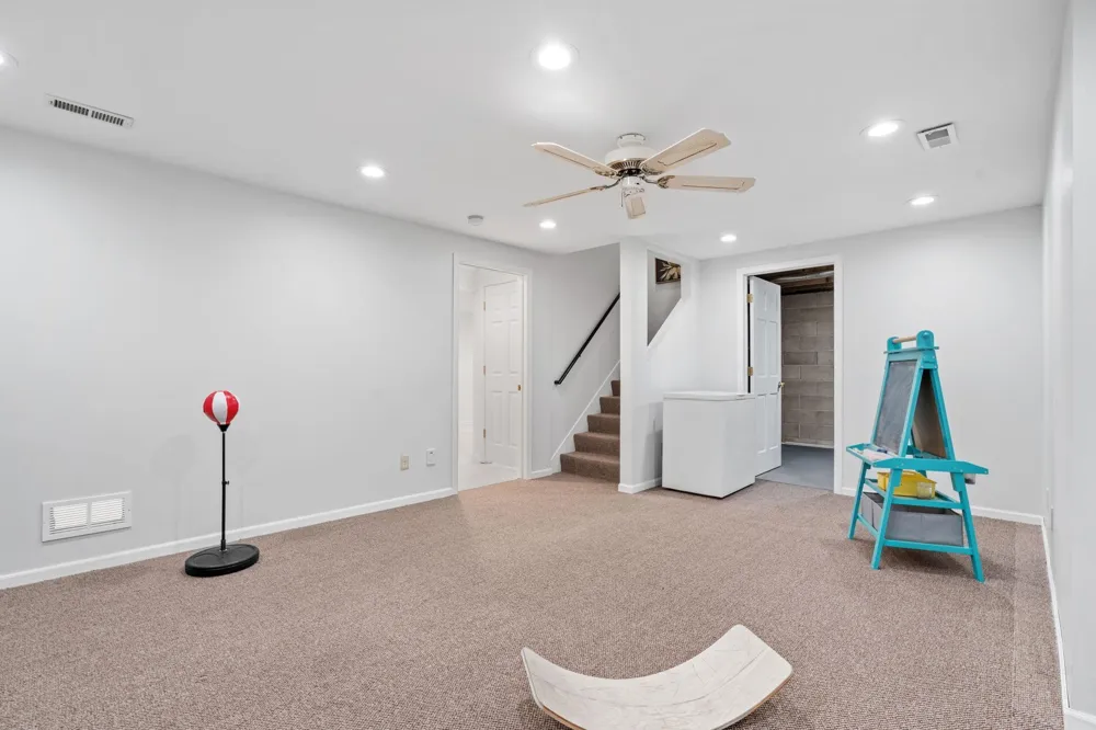 13547 Essex Court Eden Prairie, MN 55347