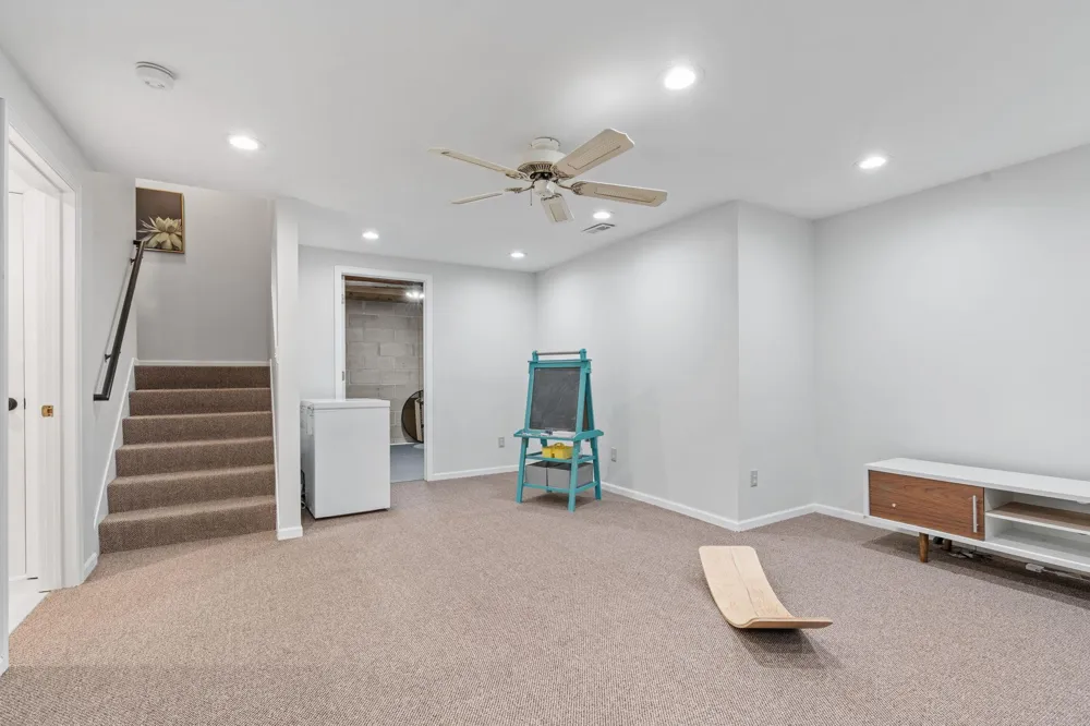 13547 Essex Court Eden Prairie, MN 55347
