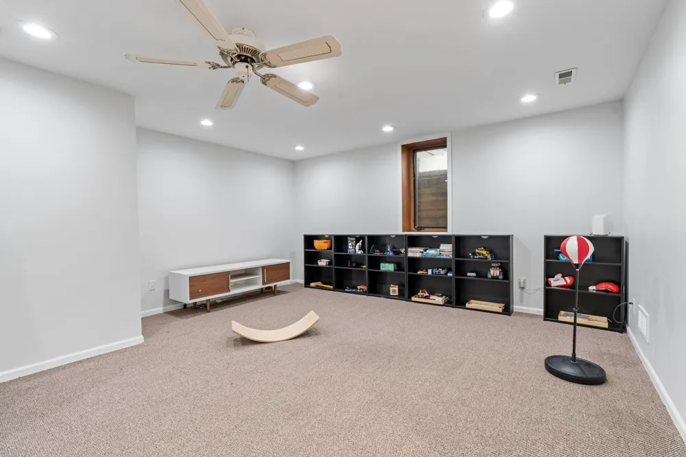 13547 Essex Court Eden Prairie, MN 55347