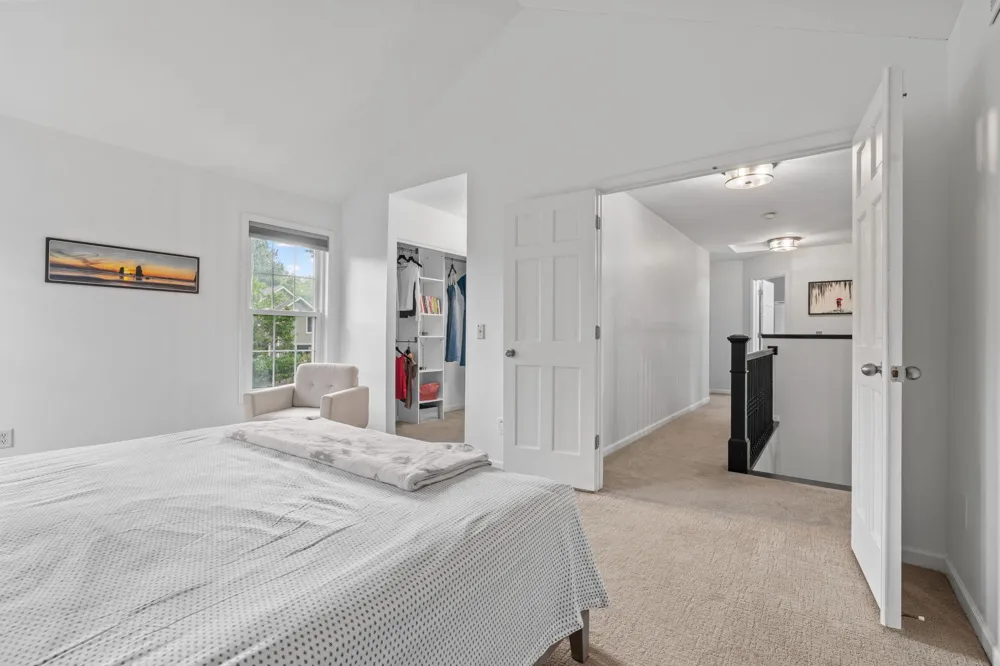 13547 Essex Court Eden Prairie, MN 55347