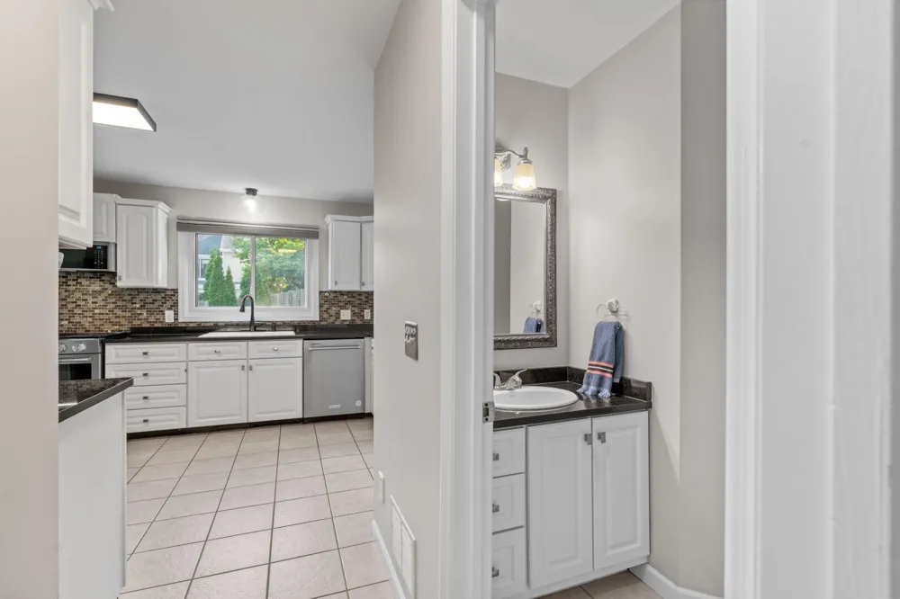13547 Essex Court Eden Prairie, MN 55347