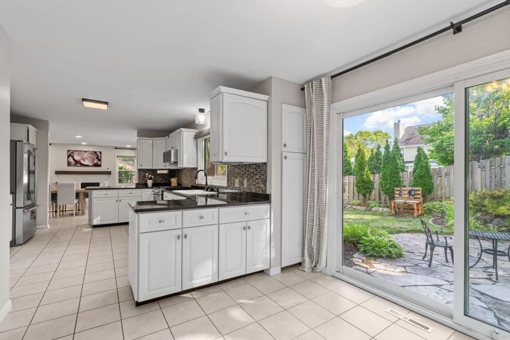 13547 Essex Court Eden Prairie, MN 55347