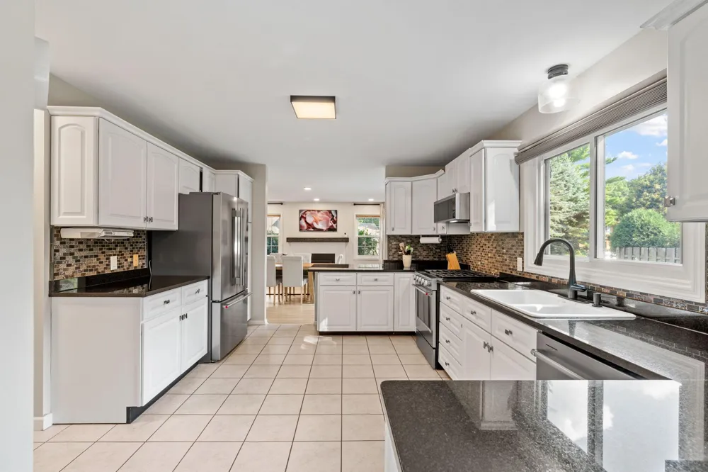 13547 Essex Court Eden Prairie, MN 55347