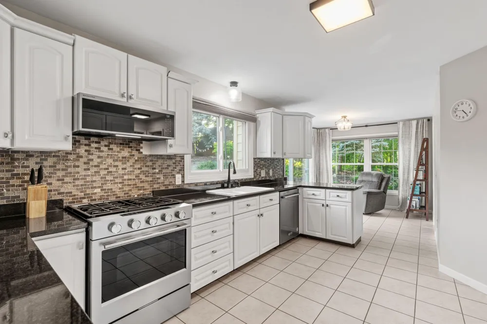13547 Essex Court Eden Prairie, MN 55347