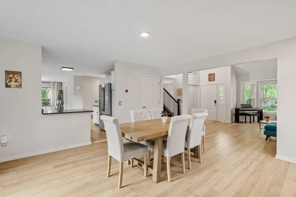 13547 Essex Court Eden Prairie, MN 55347