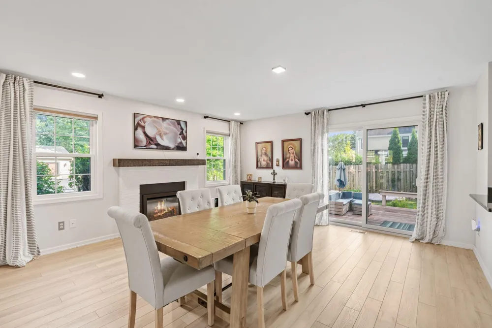13547 Essex Court Eden Prairie, MN 55347