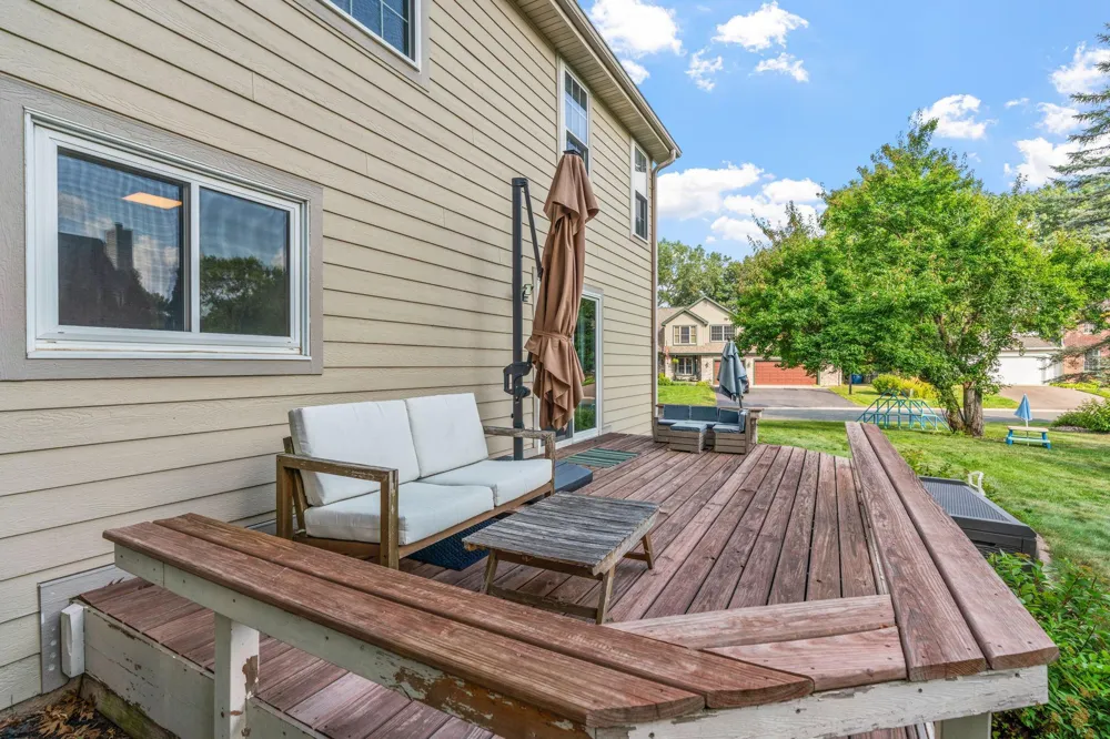 13547 Essex Court Eden Prairie, MN 55347