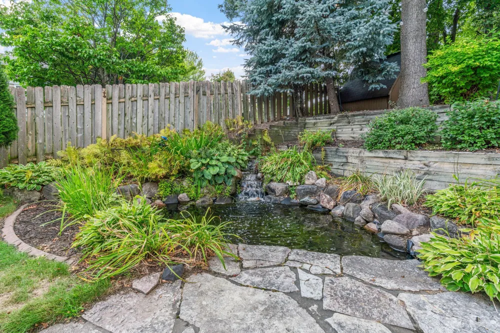13547 Essex Court Eden Prairie, MN 55347