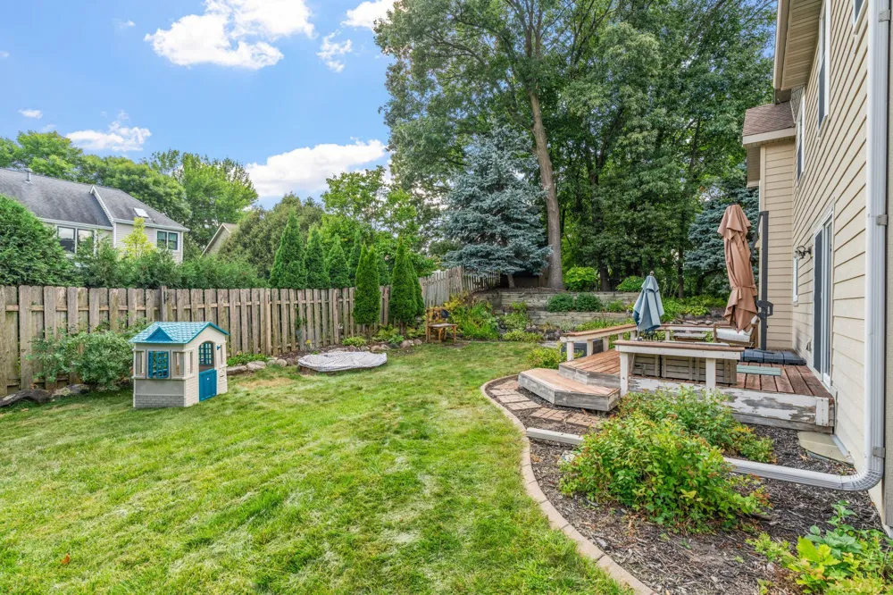 13547 Essex Court Eden Prairie, MN 55347