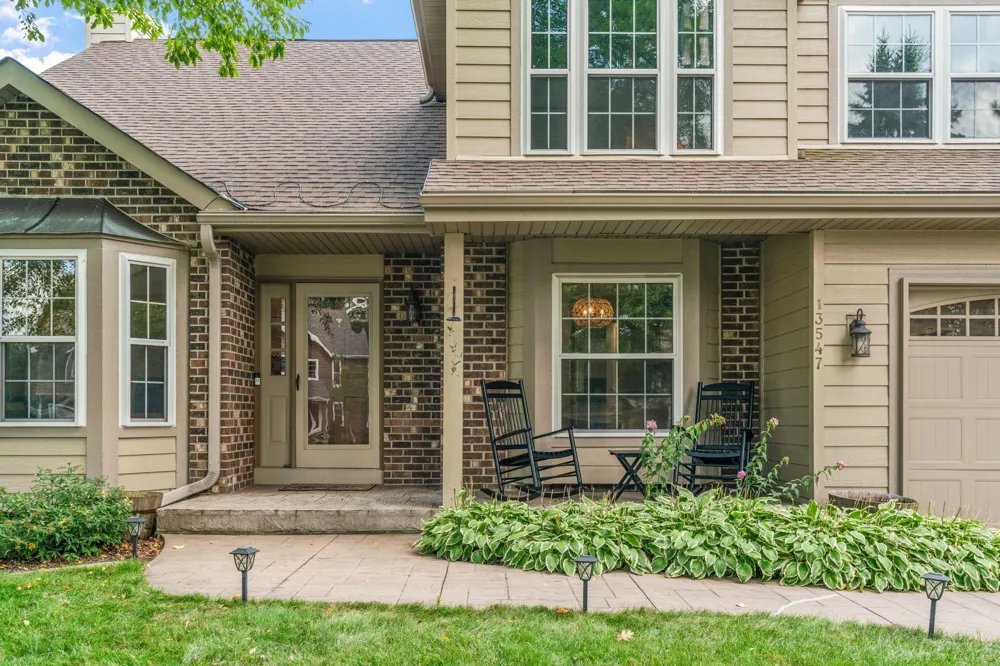 13547 Essex Court Eden Prairie, MN 55347