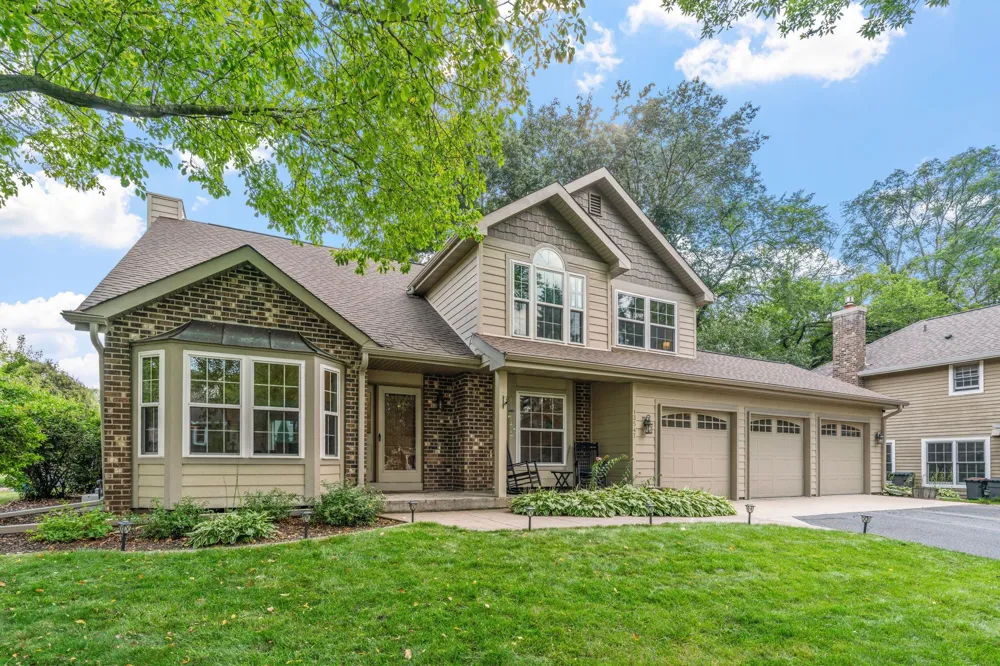 13547 Essex Court Eden Prairie, MN 55347