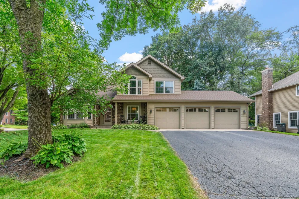 13547 Essex Court Eden Prairie, MN 55347