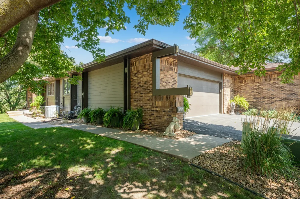 1242 19th Avenue NE Rochester, MN 55906