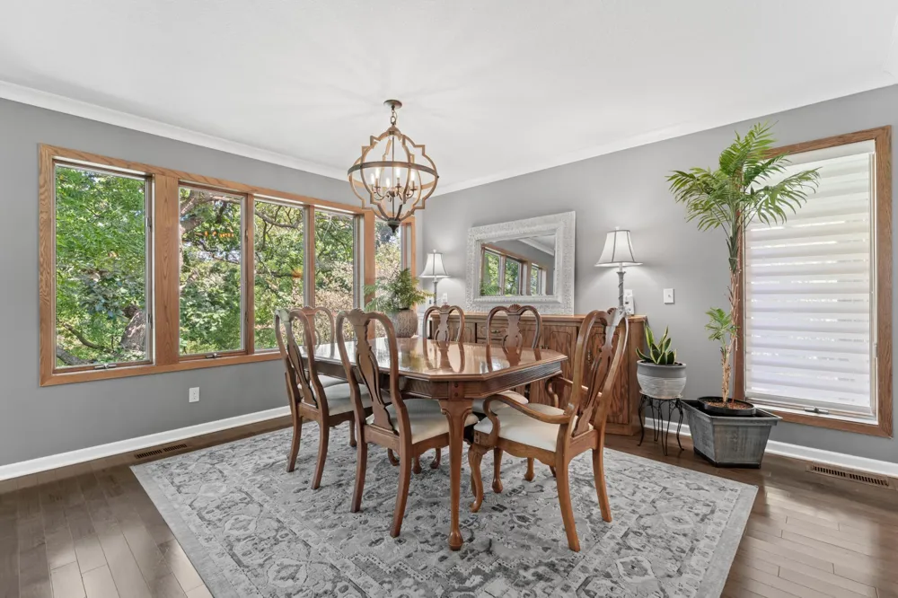 1242 19th Avenue NE Rochester, MN 55906