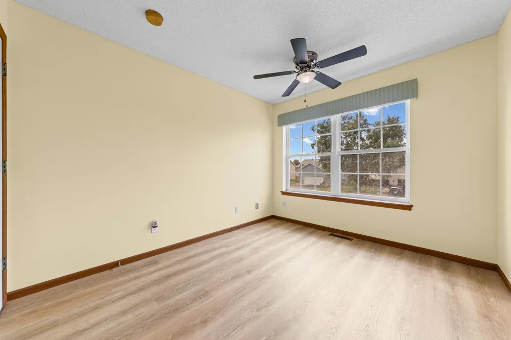 941 Newport Avenue Shakopee, MN 55379