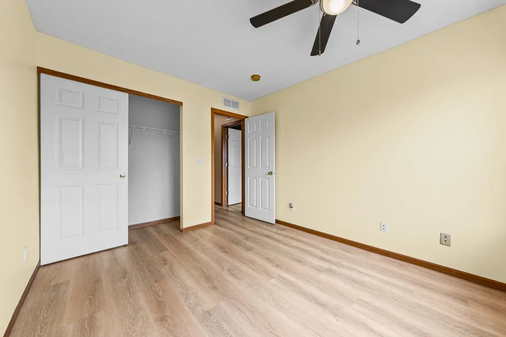 941 Newport Avenue Shakopee, MN 55379