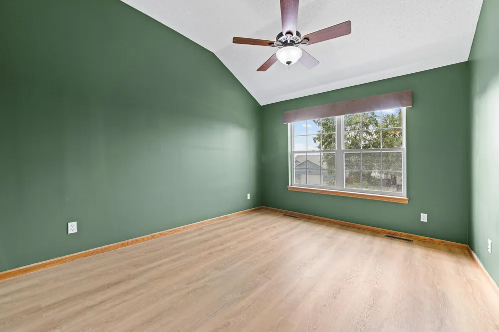 941 Newport Avenue Shakopee, MN 55379