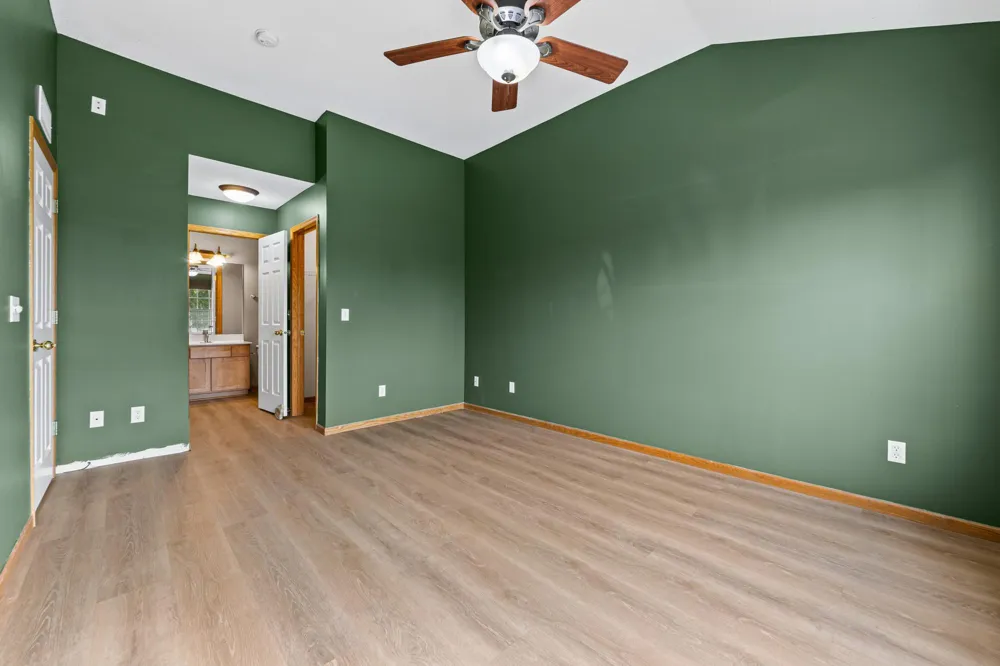 941 Newport Avenue Shakopee, MN 55379