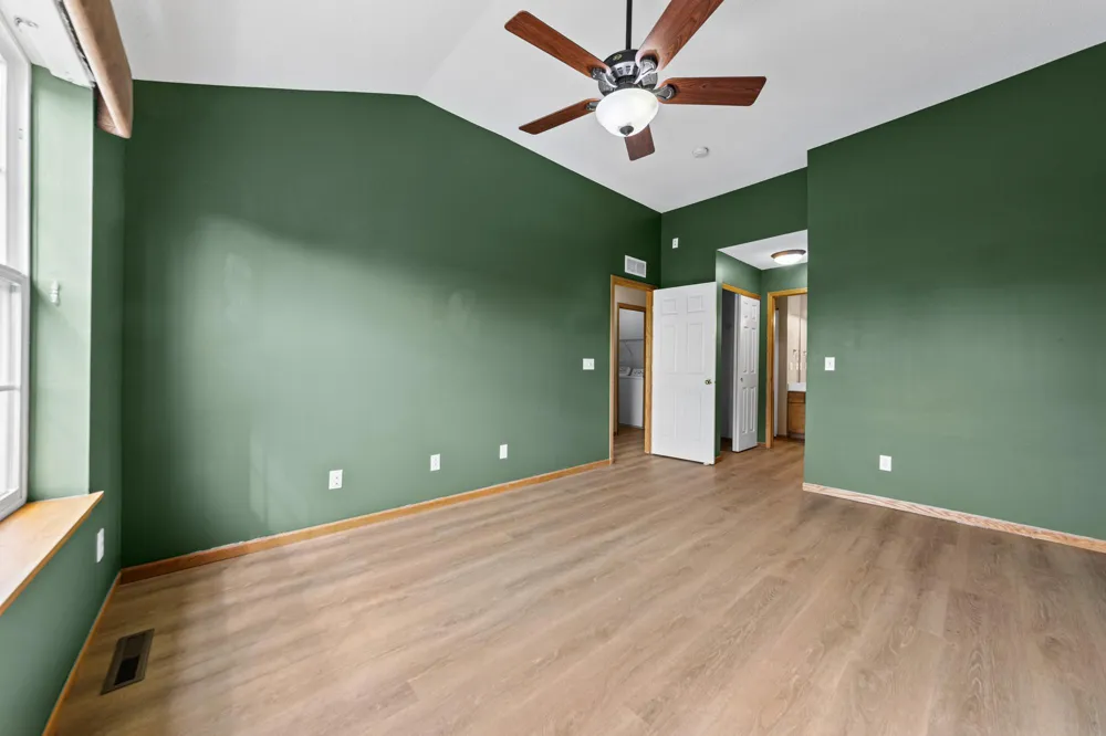 941 Newport Avenue Shakopee, MN 55379