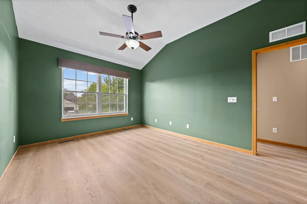 941 Newport Avenue Shakopee, MN 55379