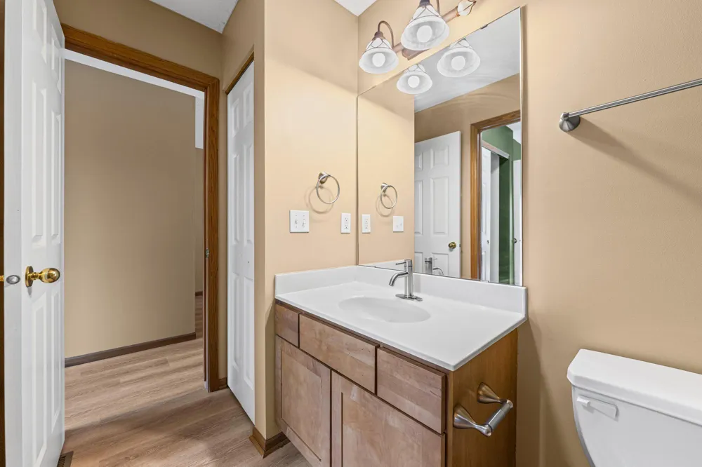 941 Newport Avenue Shakopee, MN 55379