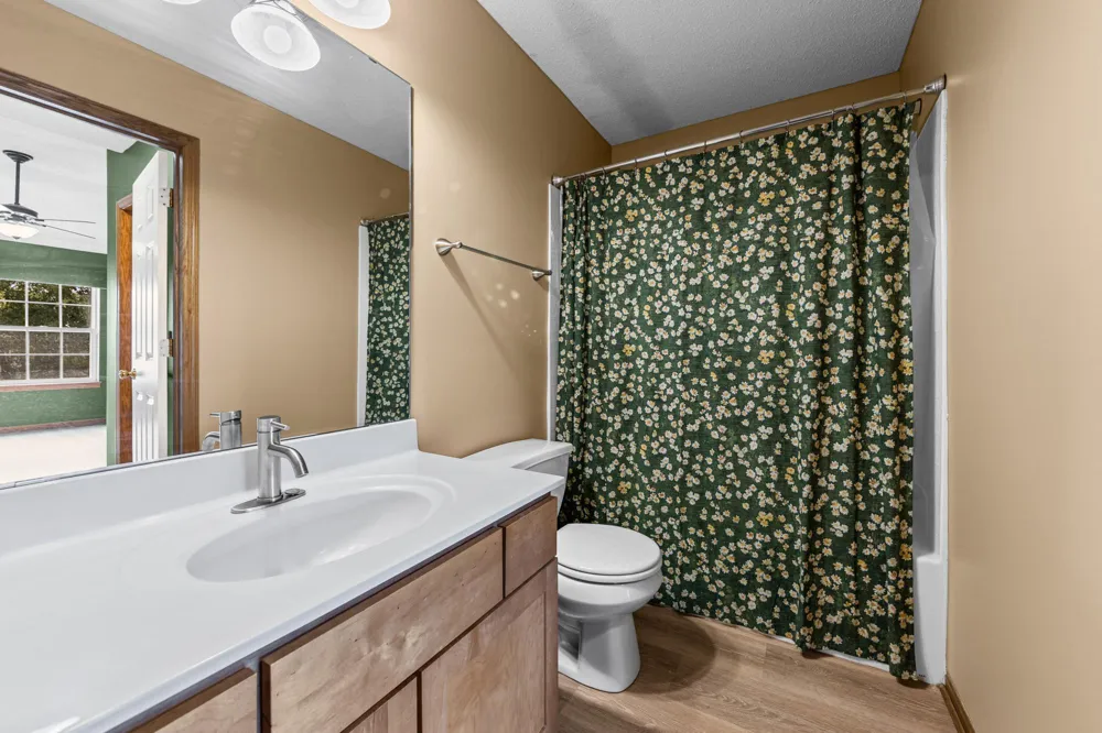 941 Newport Avenue Shakopee, MN 55379