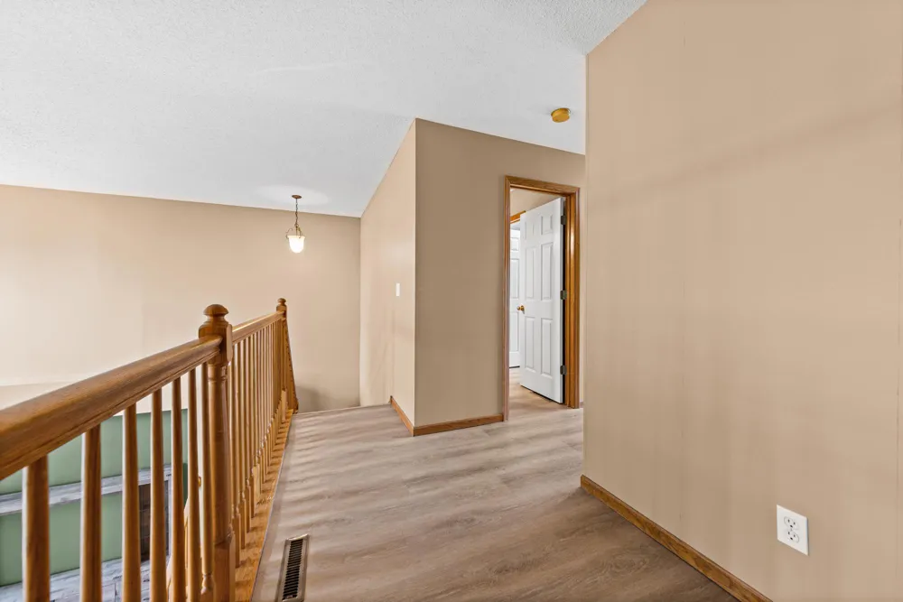 941 Newport Avenue Shakopee, MN 55379