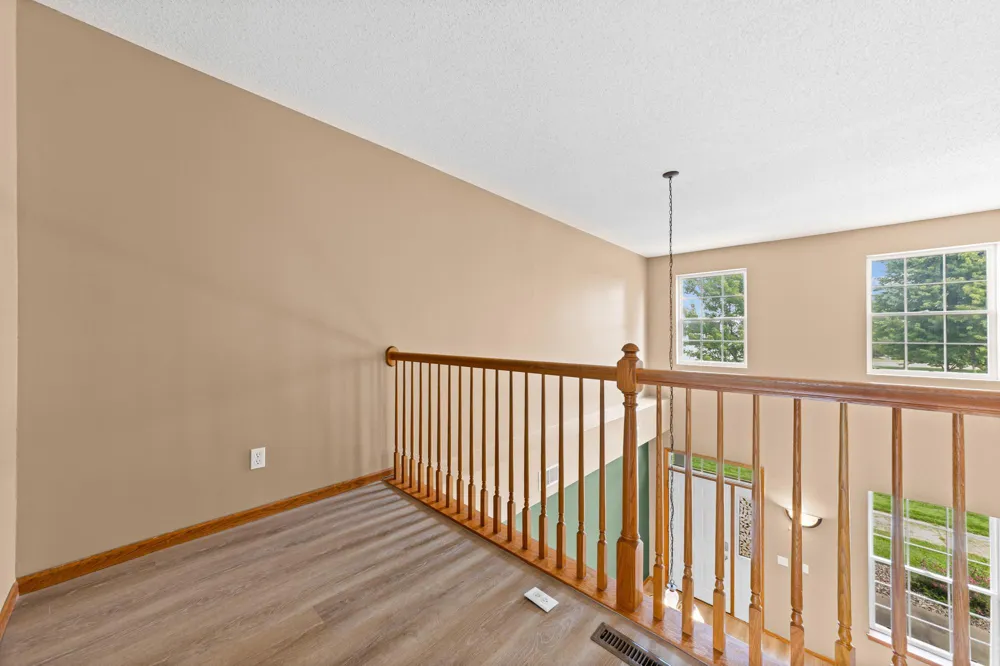 941 Newport Avenue Shakopee, MN 55379