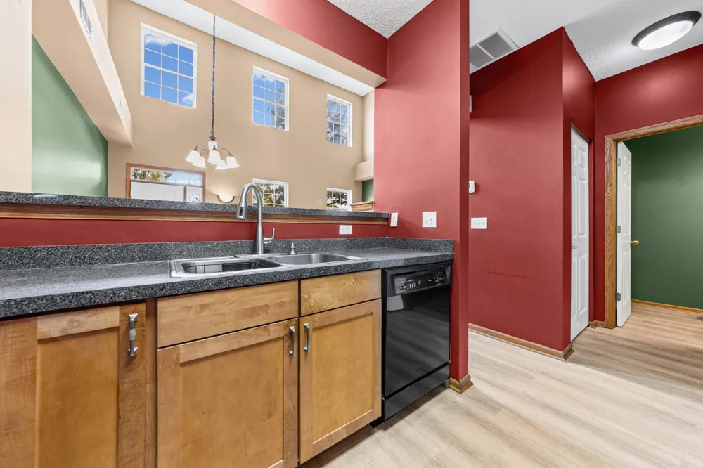 941 Newport Avenue Shakopee, MN 55379