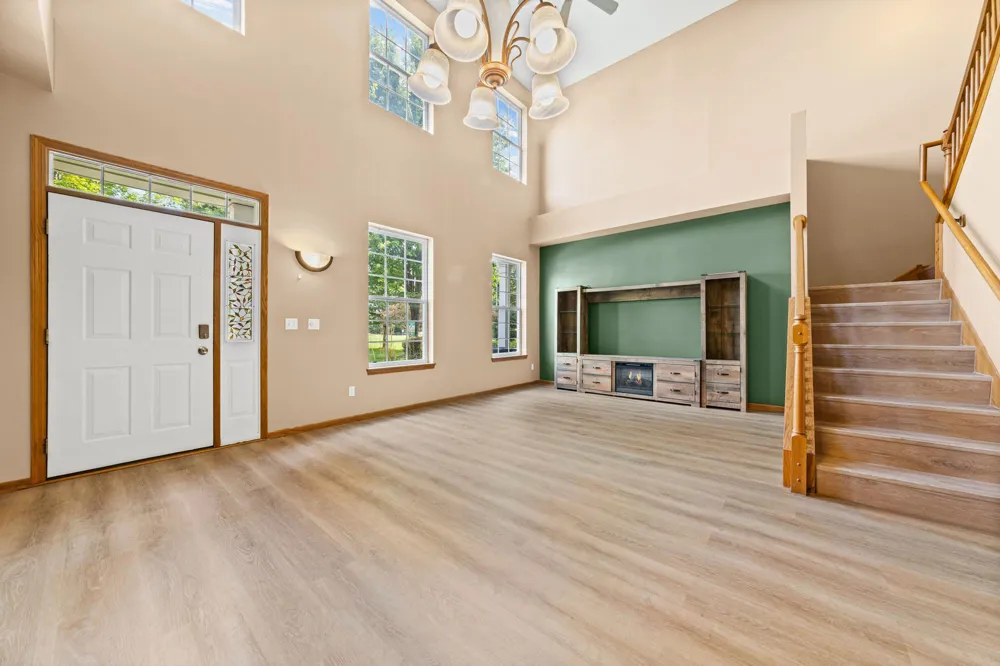 941 Newport Avenue Shakopee, MN 55379