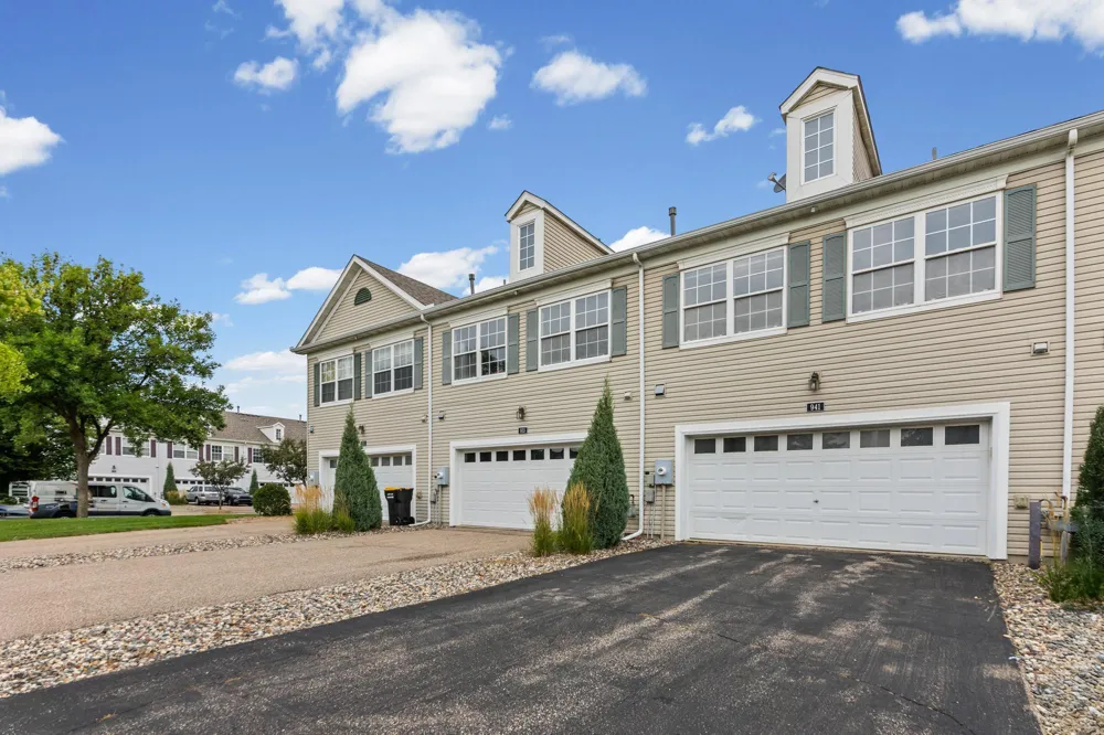 941 Newport Avenue Shakopee, MN 55379
