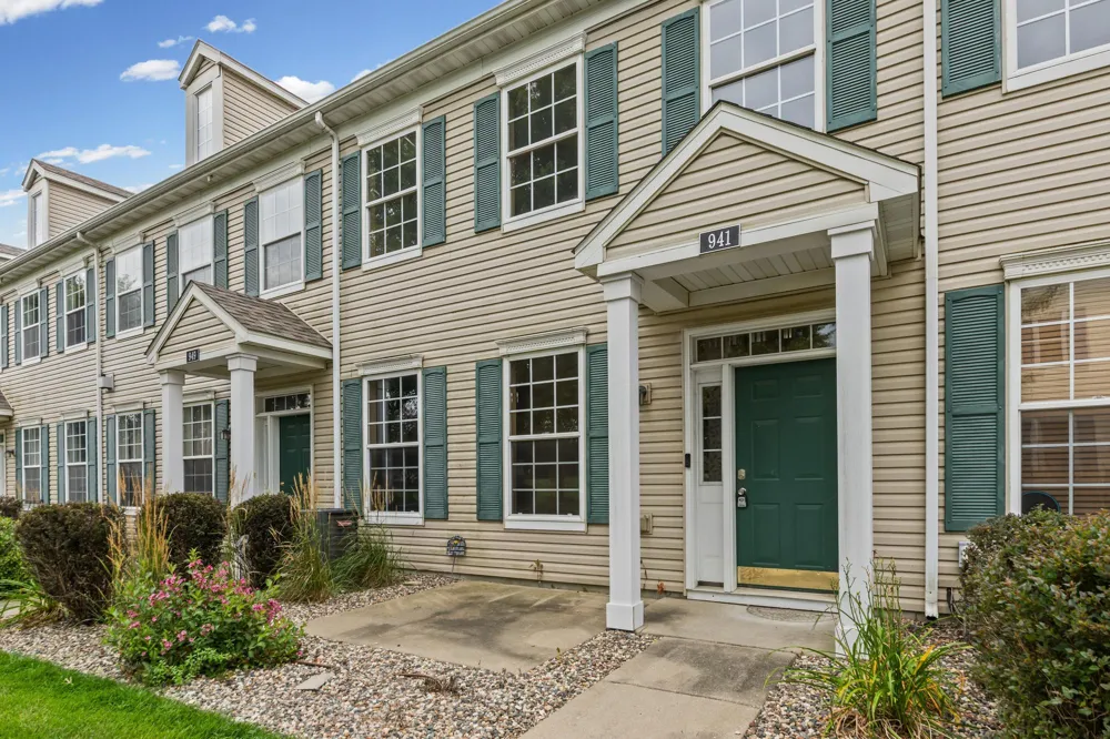 941 Newport Avenue Shakopee, MN 55379