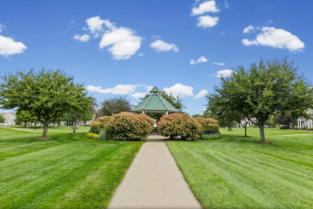 941 Newport Avenue Shakopee, MN 55379