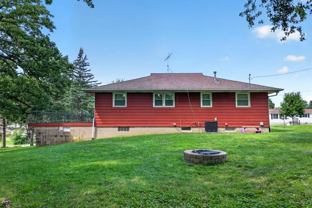 202 7th Street SW Chatfield, MN 55923