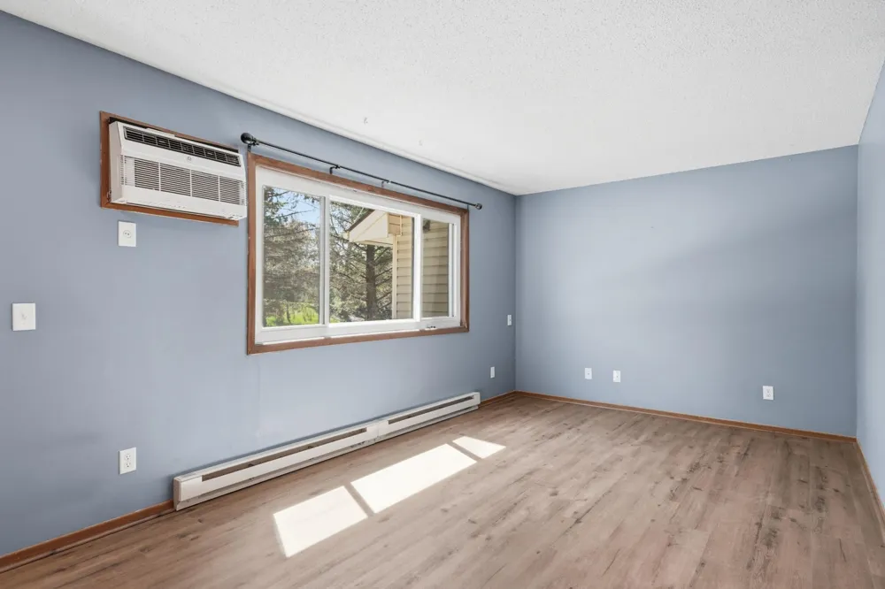 14 E 13th Street Waconia, MN 55387