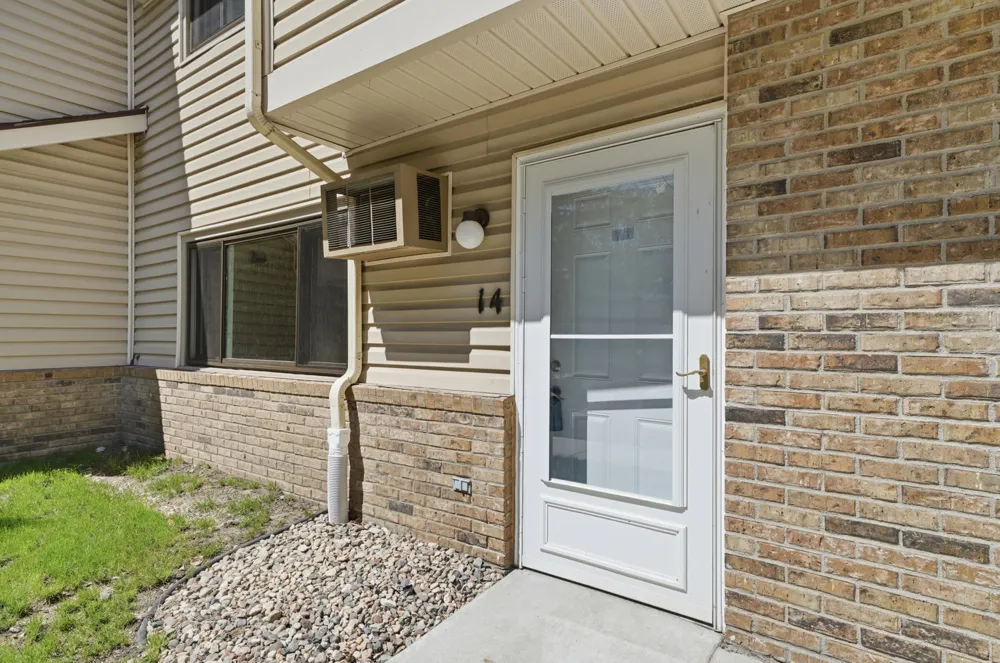 14 E 13th Street Waconia, MN 55387
