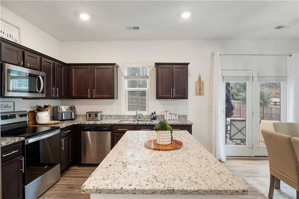57 Reeves Court Dawsonville, GA 30534